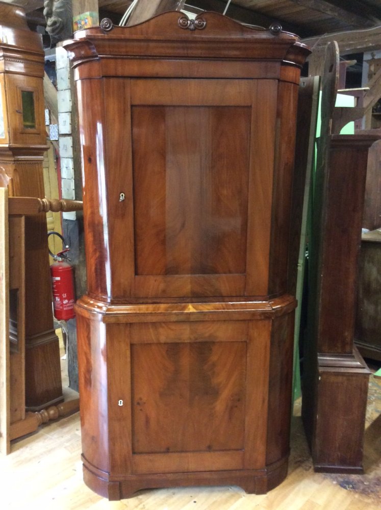 Möbelrestaurierung, Antiquitäten, Antiquitätenhandel, antike Möbel